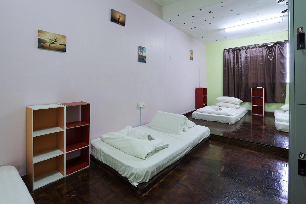 Oyo Home 90229, 3 Little Birds Homestay 4Bhk Malacca Exterior photo
