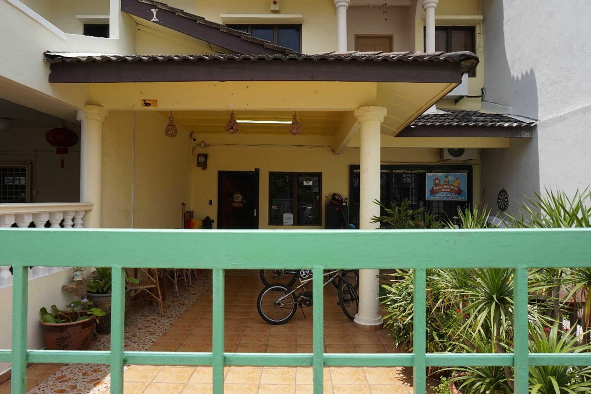 Oyo Home 90229, 3 Little Birds Homestay 4Bhk Malacca Exterior photo